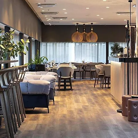 Radisson Blu Hotel, Trondheim Airport Otel 4*