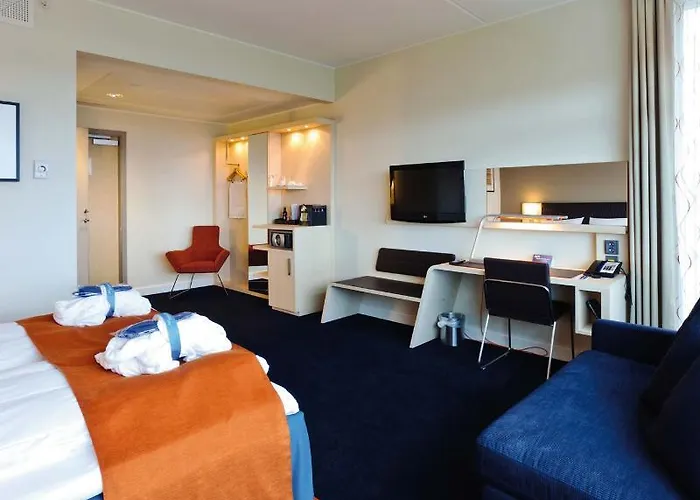 Radisson Blu Hotel, Trondheim Airport فندق 4*