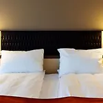 Radisson Blu Hotel, Trondheim Airport فندق 4*